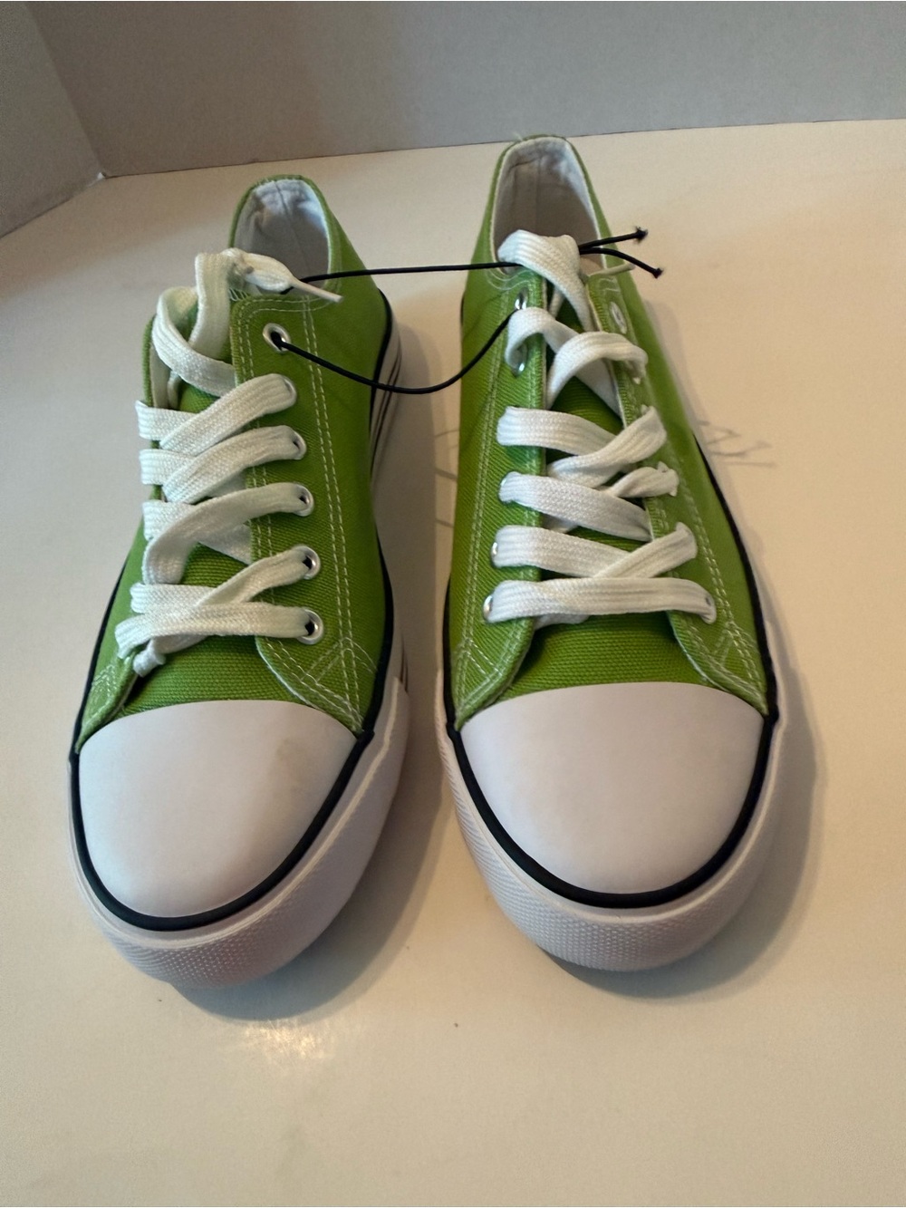 Epicstep Women’s Low-Top Canvas Sneakers in Light Green Size 8
